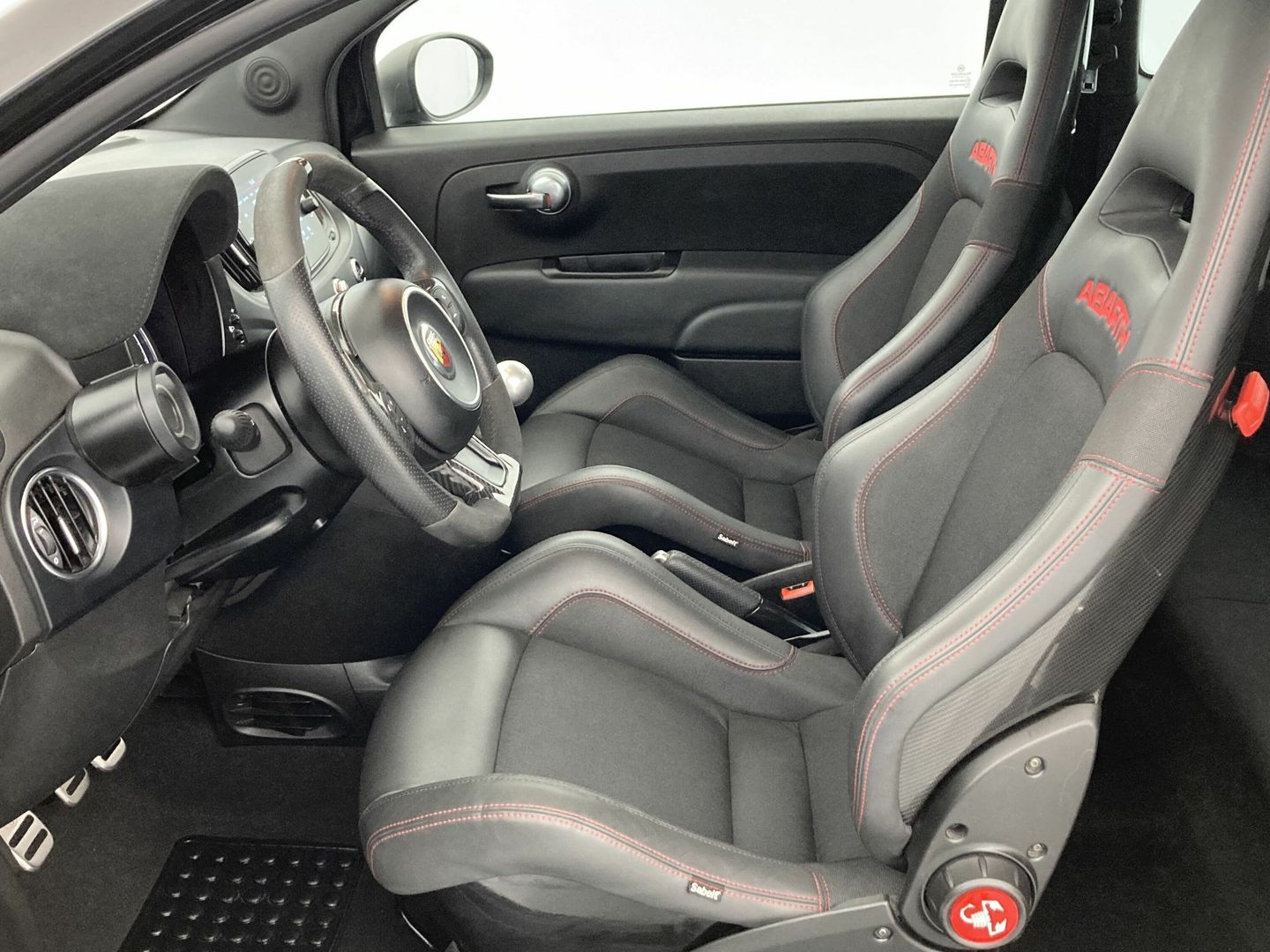 Abarth 500 1.4 16v T-Jet 695 132 kW (180 CV)