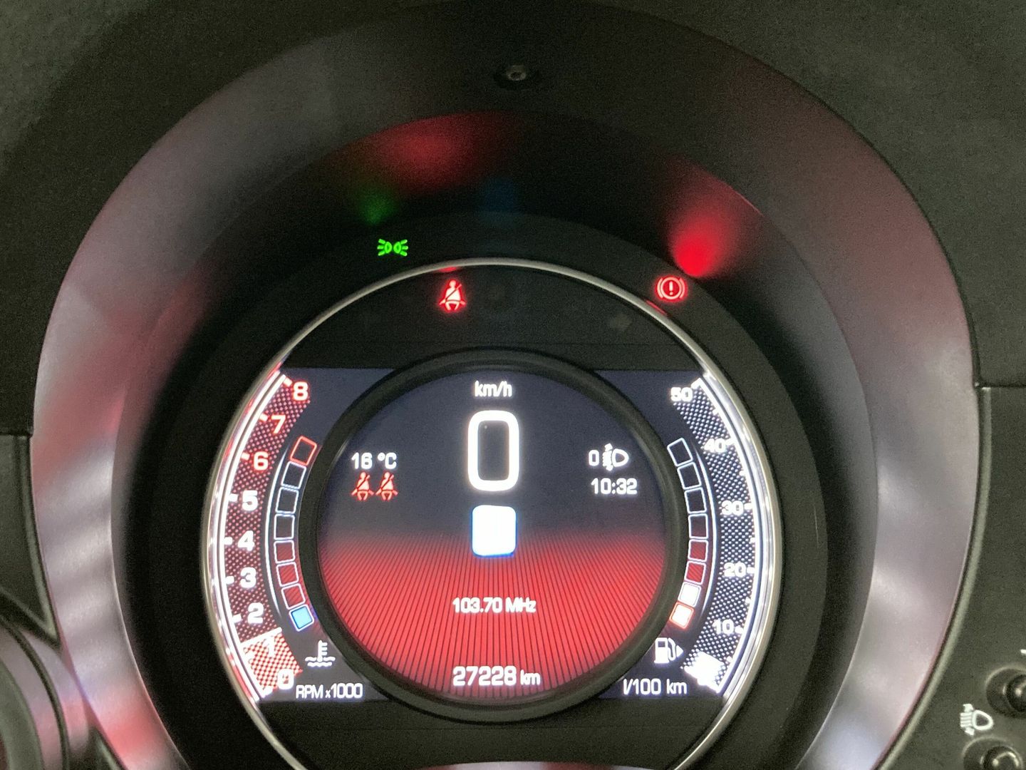 Abarth 500 1.4 16v T-Jet 695 132 kW (180 CV)