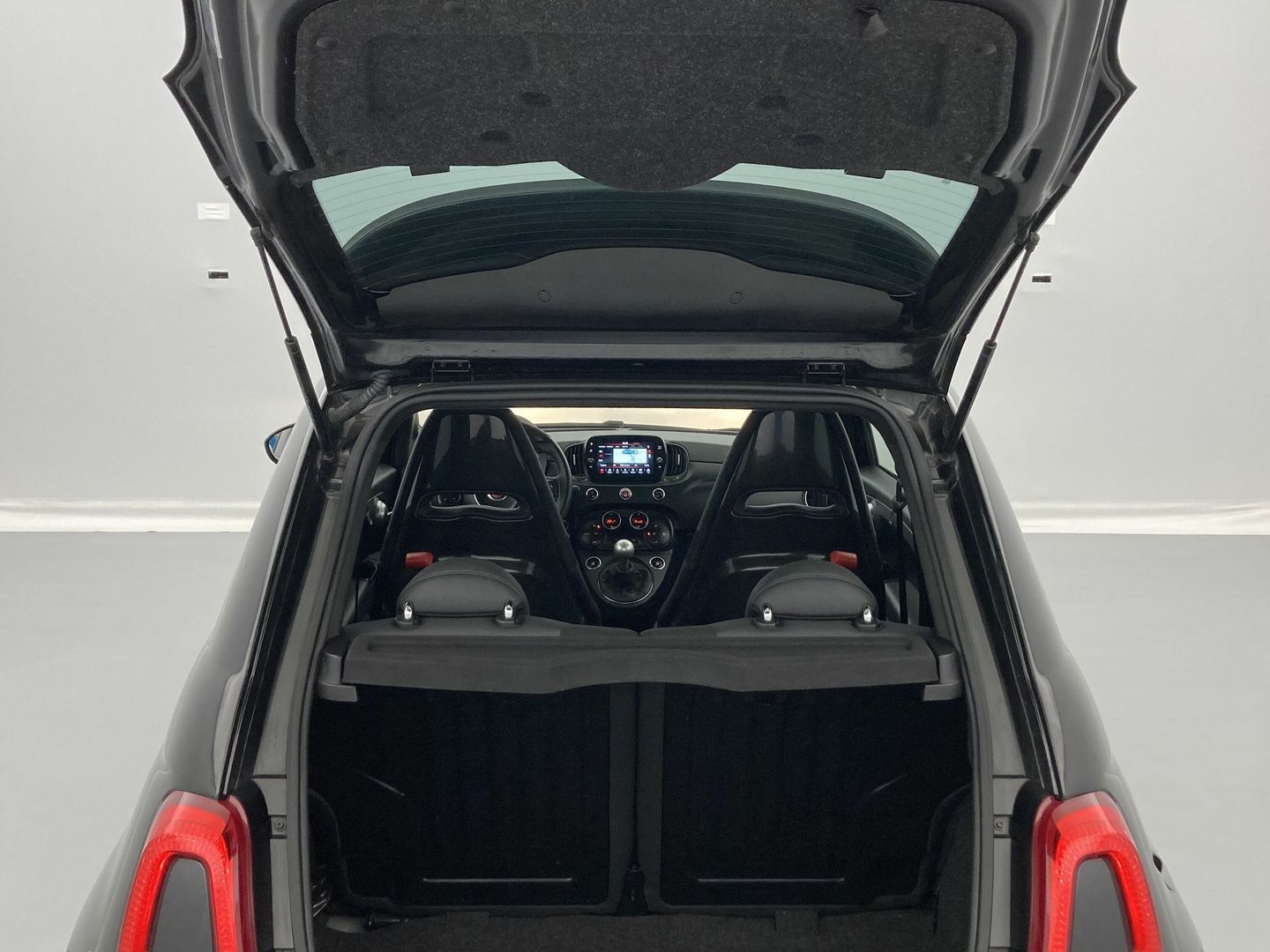 Abarth 500 1.4 16v T-Jet 695 132 kW (180 CV)