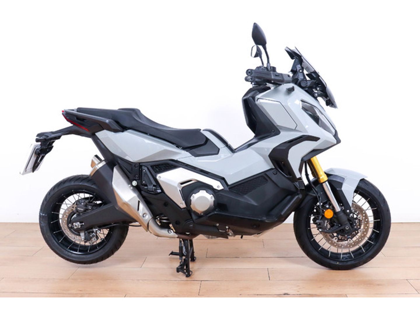 Honda X-ADV Blanco Motorcycle