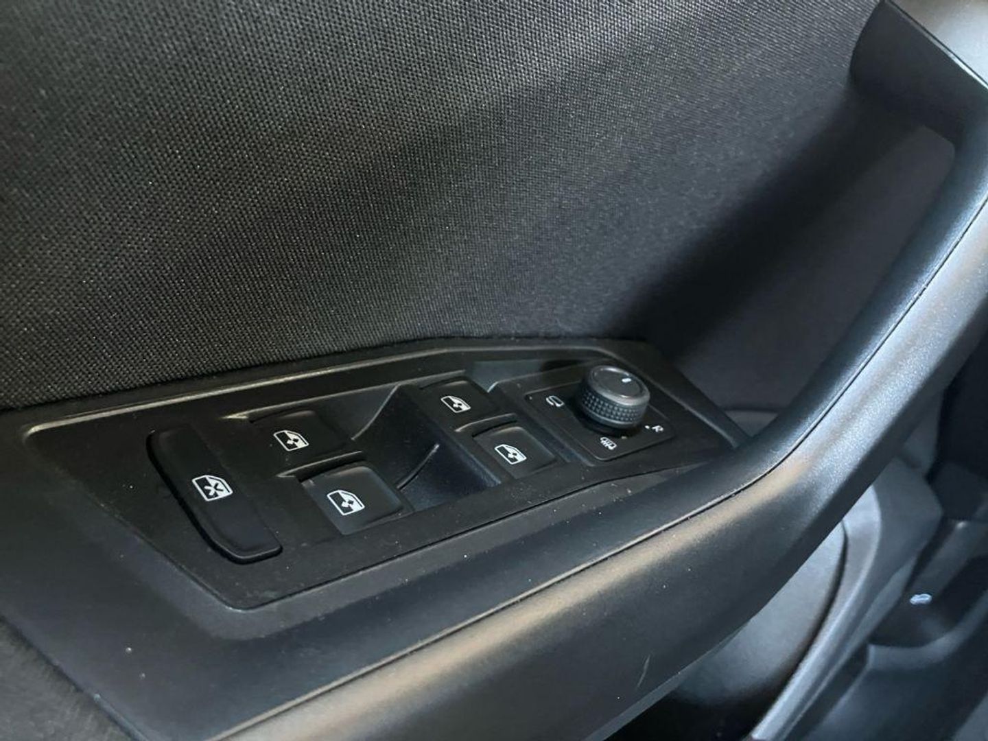 Volkswagen T-Roc Dark 1.0 TSI 81 kW (110 CV)