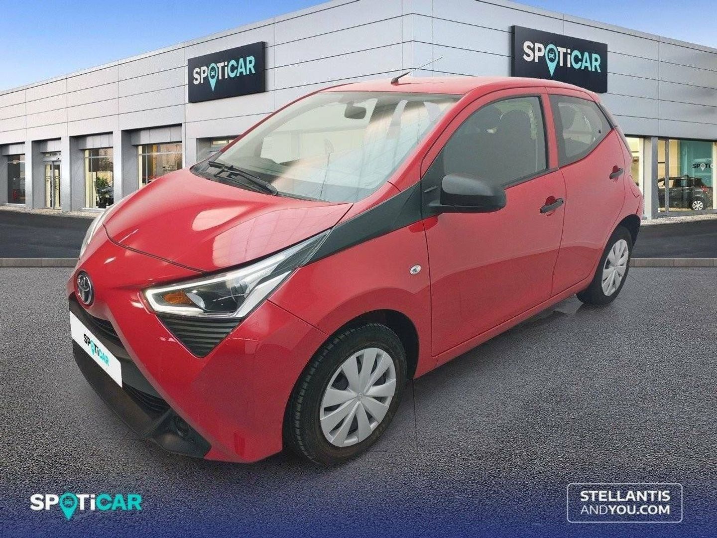 Toyota Aygo 70 x-sport 53 kW (72 CV) Rojo Utilitarian