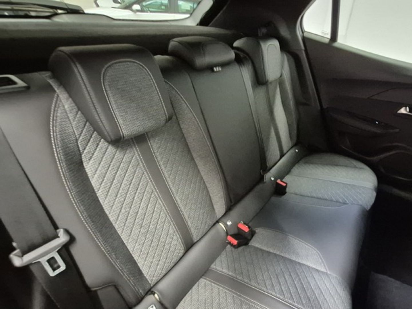 Peugeot 2008 PureTech 100 S&S Allure 75 kW (100 CV)