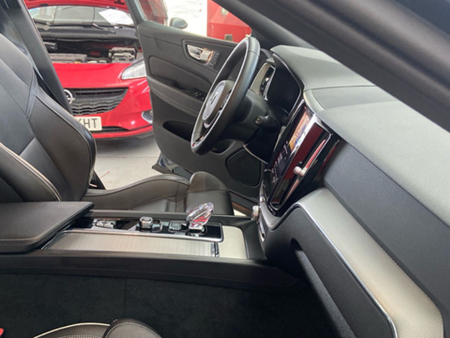 Volvo XC60 B4 D Plus Dark Auto 145 kW (197 CV)