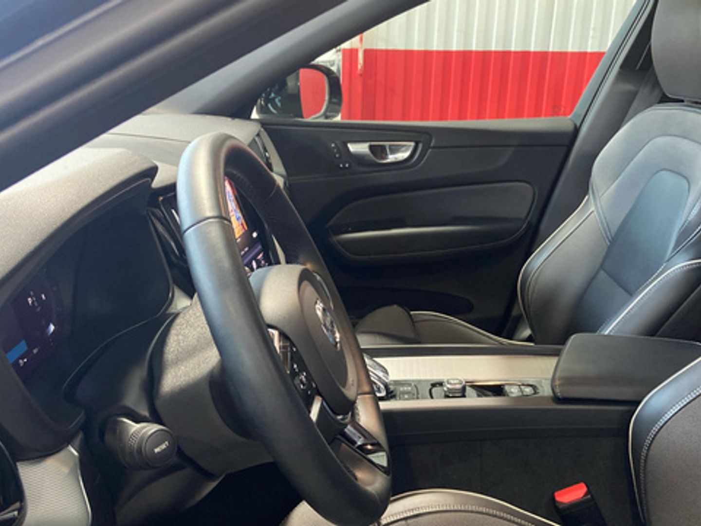 Volvo XC60 B4 D Plus Dark Auto 145 kW (197 CV)