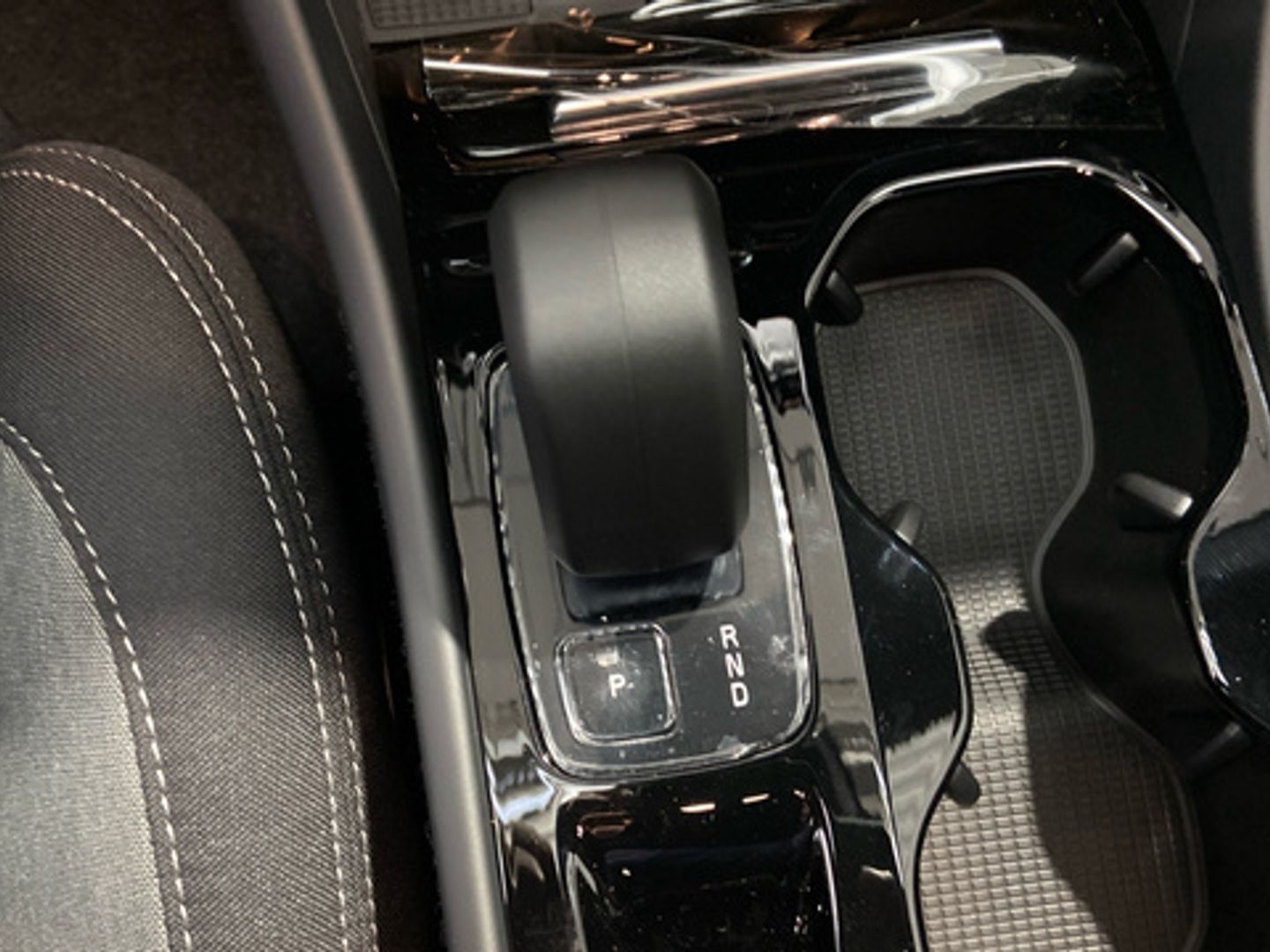 Volvo XC40 B3 G Black Edition Auto 120 kW (163 CV)