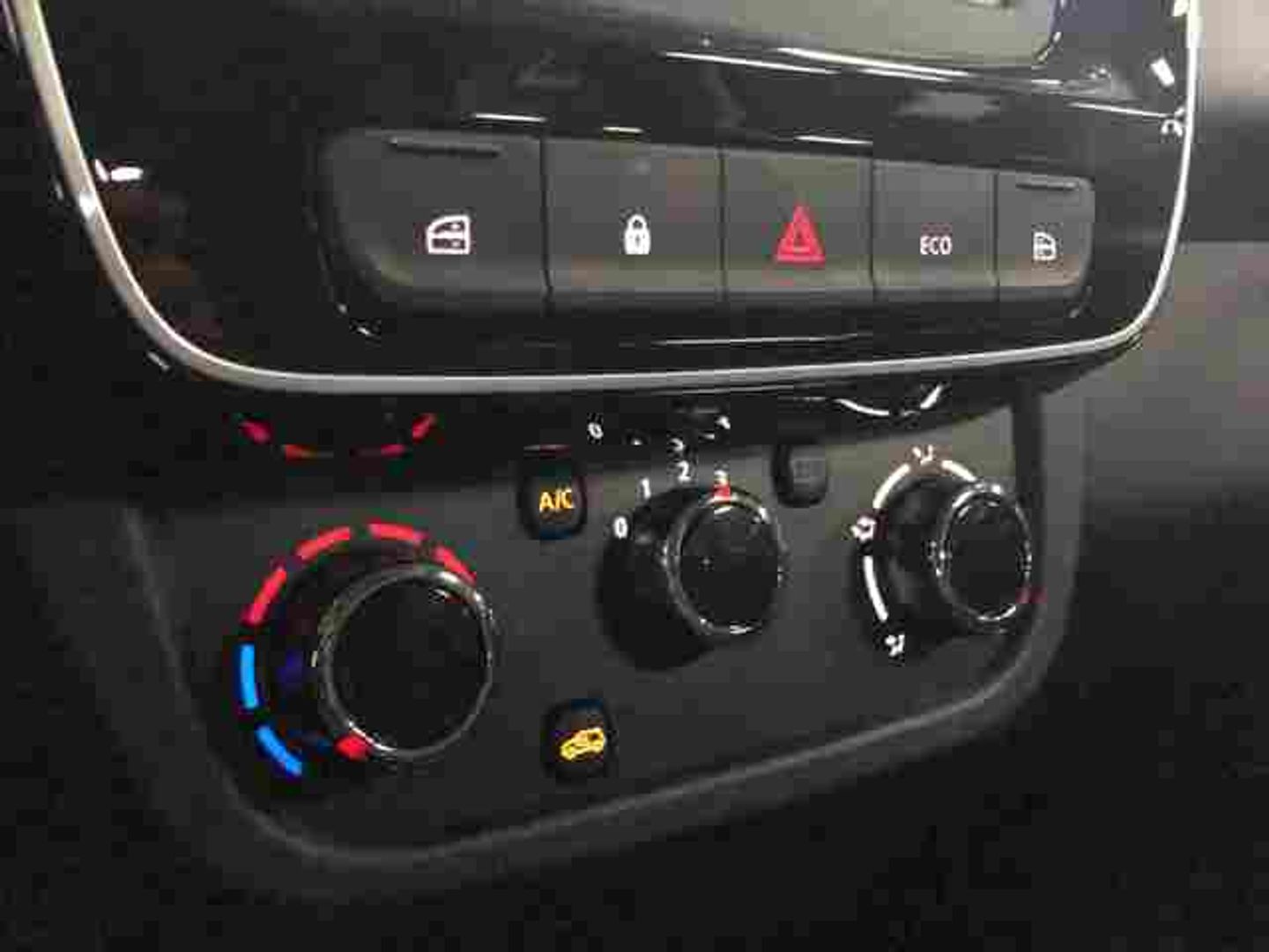 Dacia Spring Expression Electric 33 kW (45 CV)