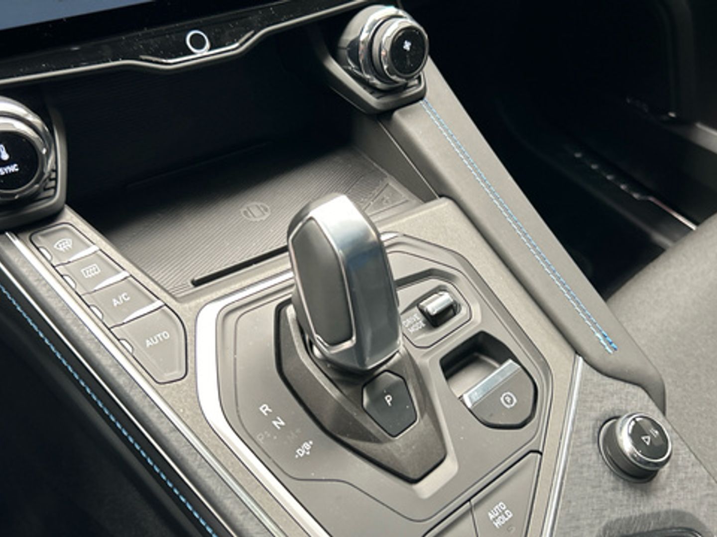 Lynk & Co 01 1.5 PHEV 6.6kW 192 kW (261 CV)