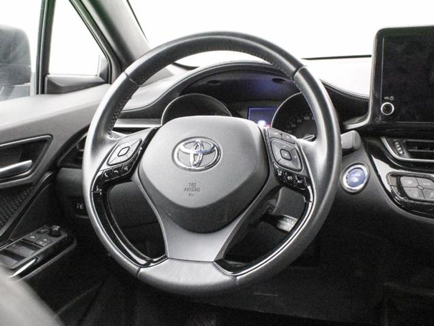 Toyota C-HR 1.8 125H Advance 90 kW (122 CV)