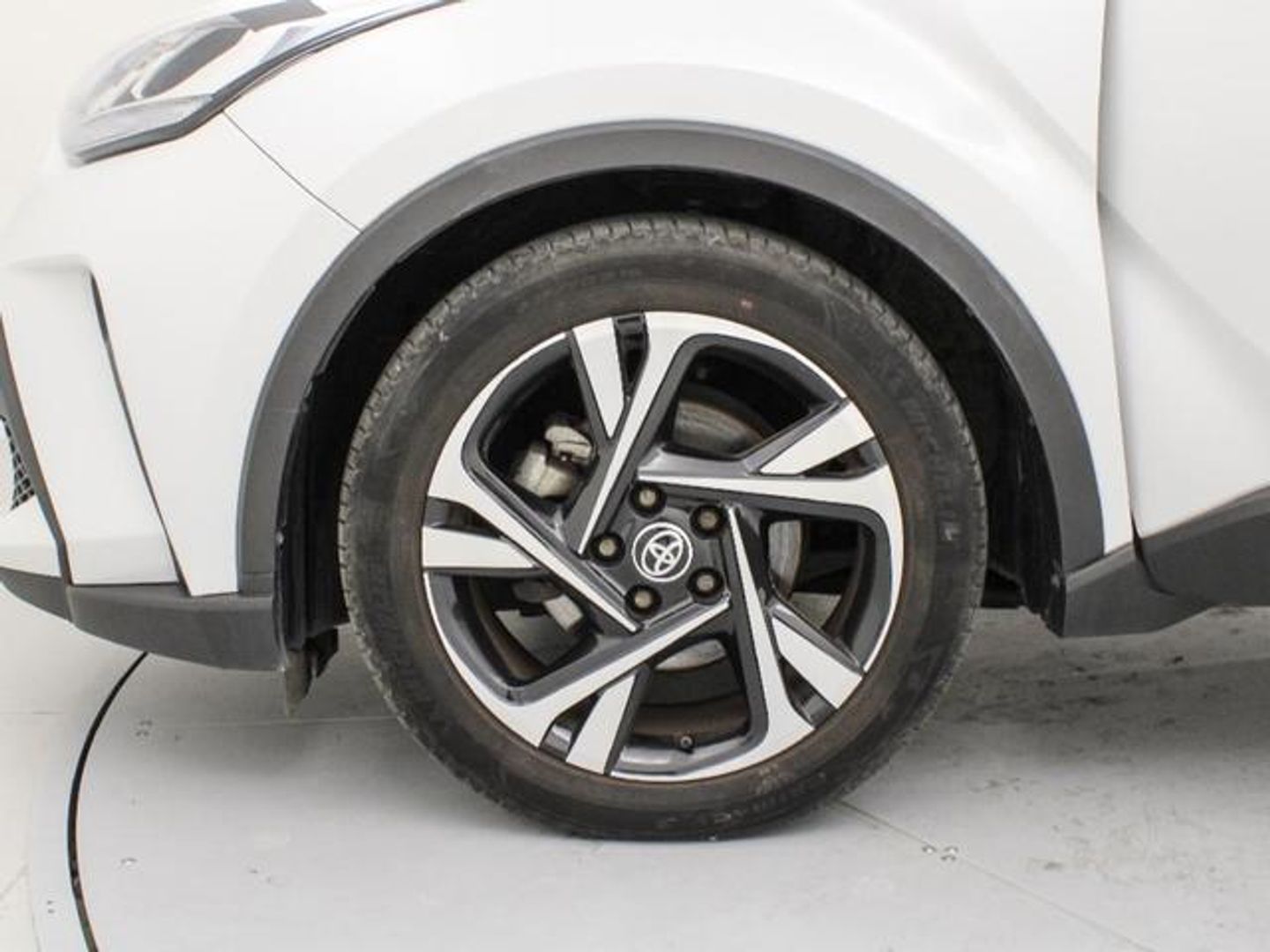Toyota C-HR 1.8 125H Advance 90 kW (122 CV)