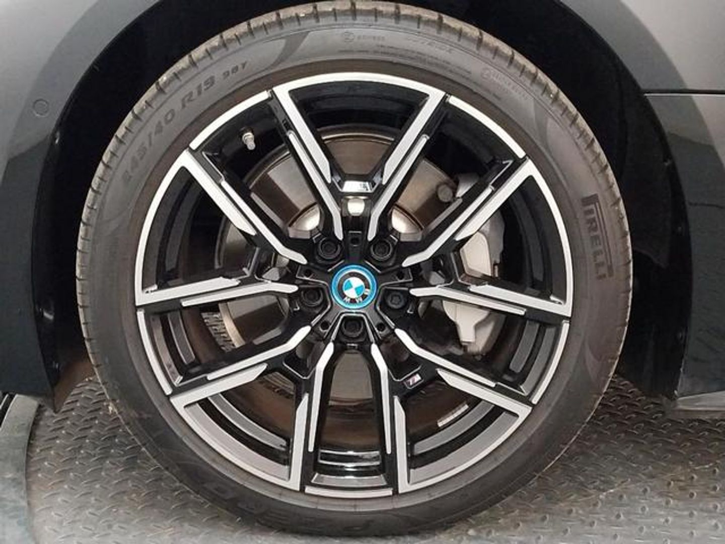 BMW i4 eDrive40 250 kW (340 CV)