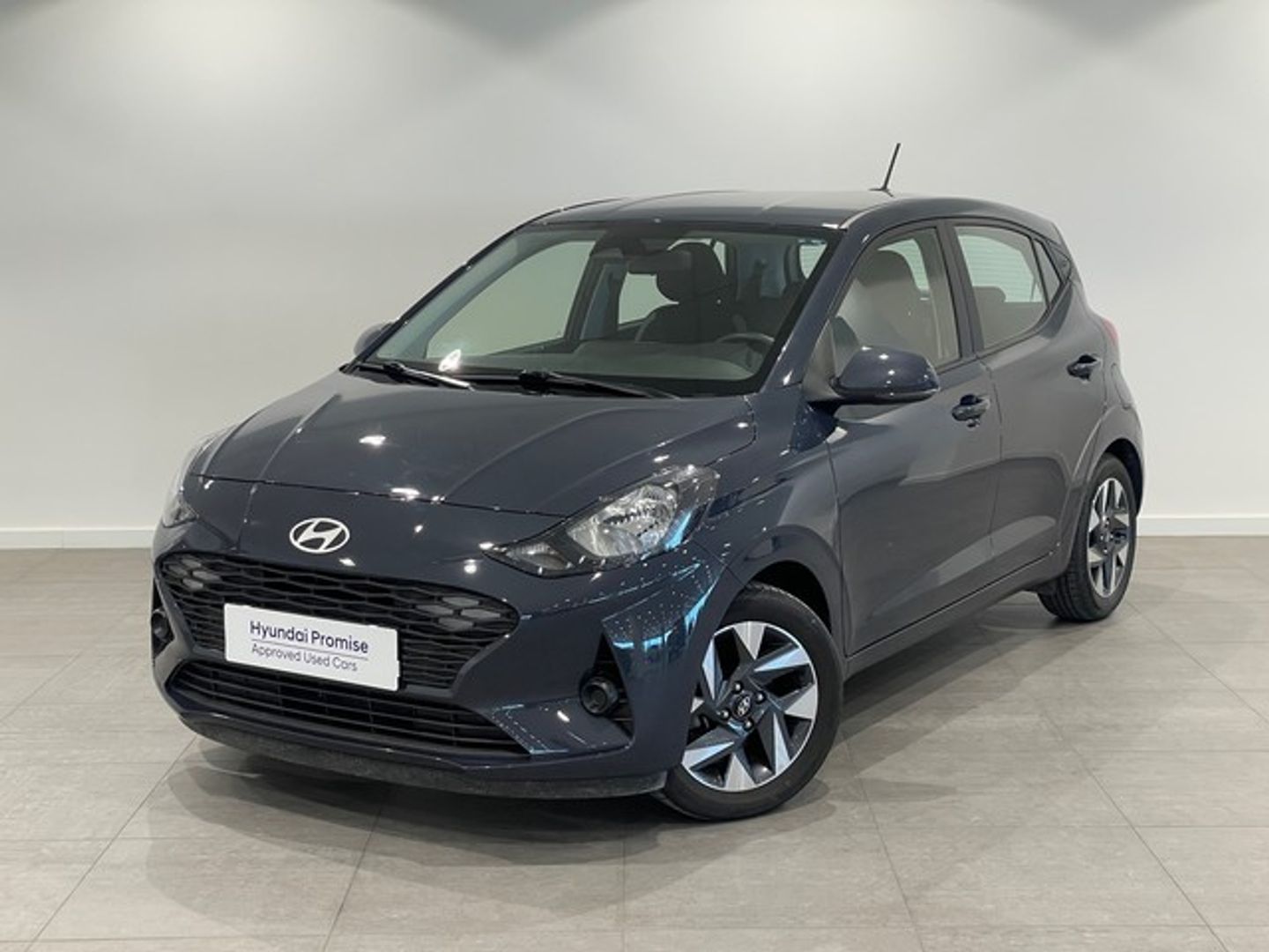 Hyundai i10 1.0 Klass 49 kW (67 CV) Gris Utilitarian