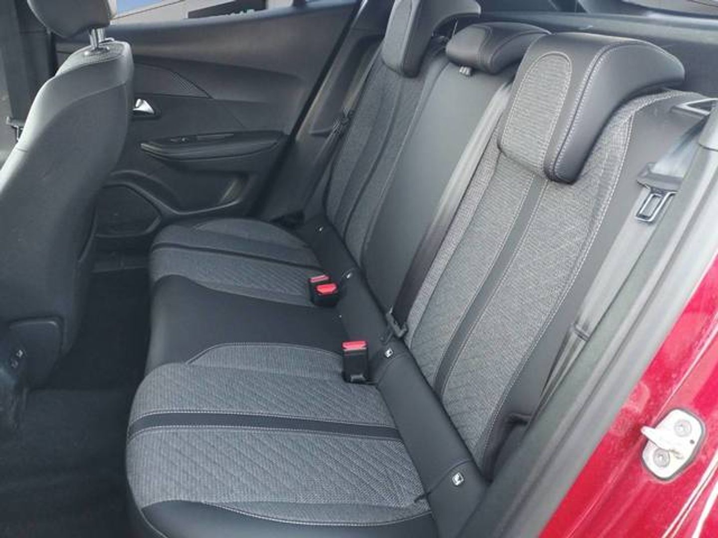 Peugeot 2008 PureTech 100 S&S Allure 75 kW (100 CV)
