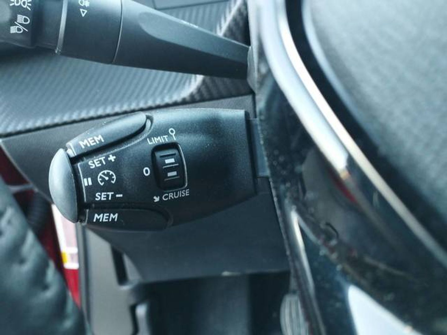 Peugeot 2008 PureTech 100 S&S Allure 75 kW (100 CV)
