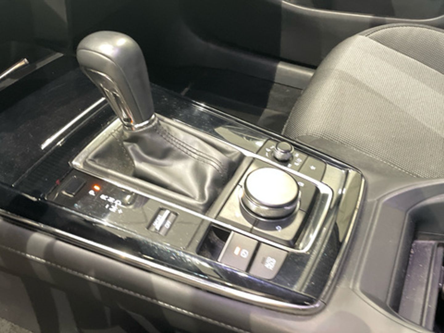 Mazda CX-30 2.0 Skyactiv-G Zenith 2WD AT 90 kW (122 CV)