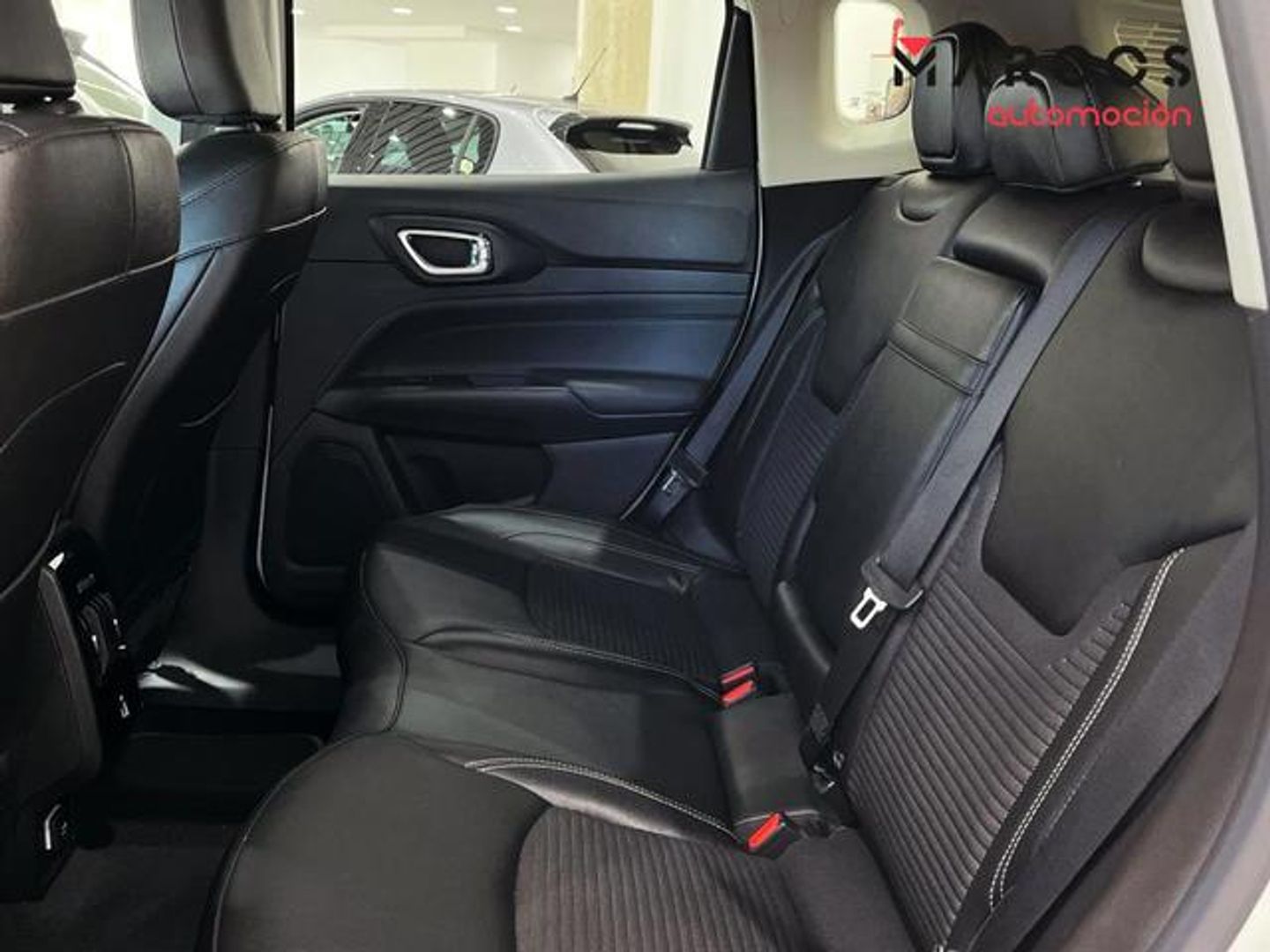 Jeep Compass 1.5 MHEV Night Eagle DCT 96 kW (130 CV)
