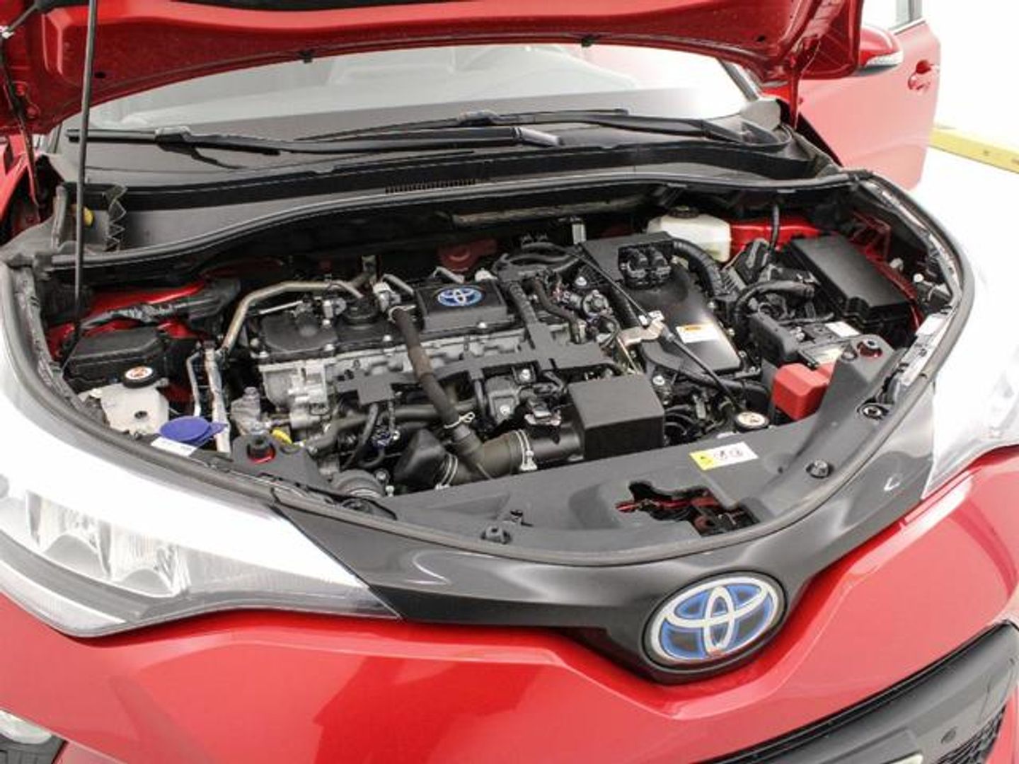 Toyota C-HR 1.8 125H Advance 90 kW (122 CV)