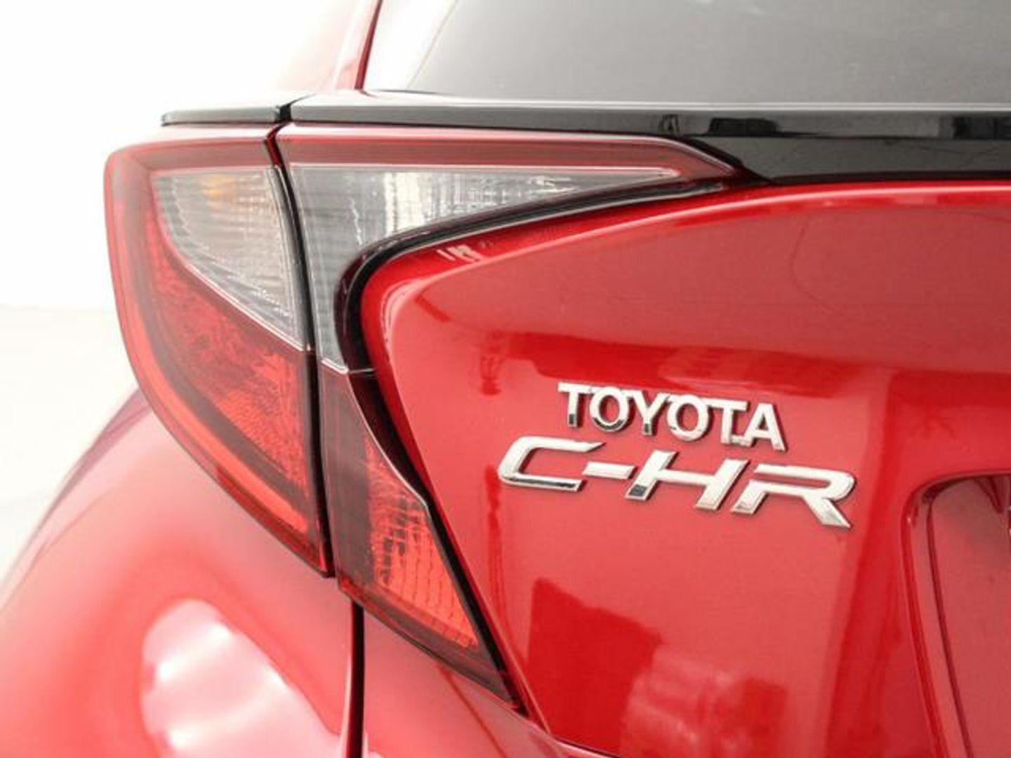 Toyota C-HR 1.8 125H Advance 90 kW (122 CV)