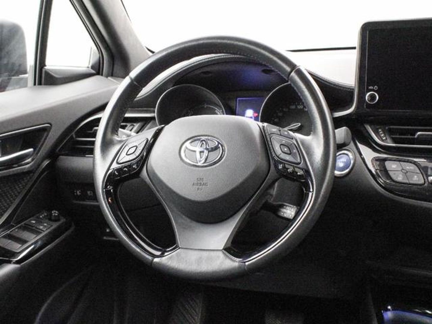 Toyota C-HR 1.8 125H Advance 90 kW (122 CV)
