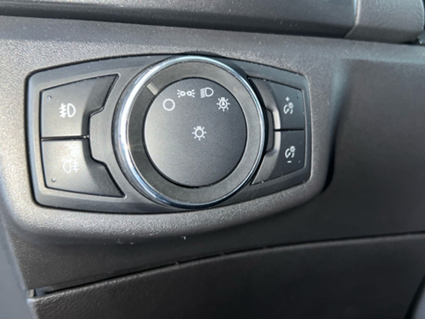 Ford Mondeo 2.0 Híbrido HEV Sedan Titanium Auto 137 kW (187 CV)