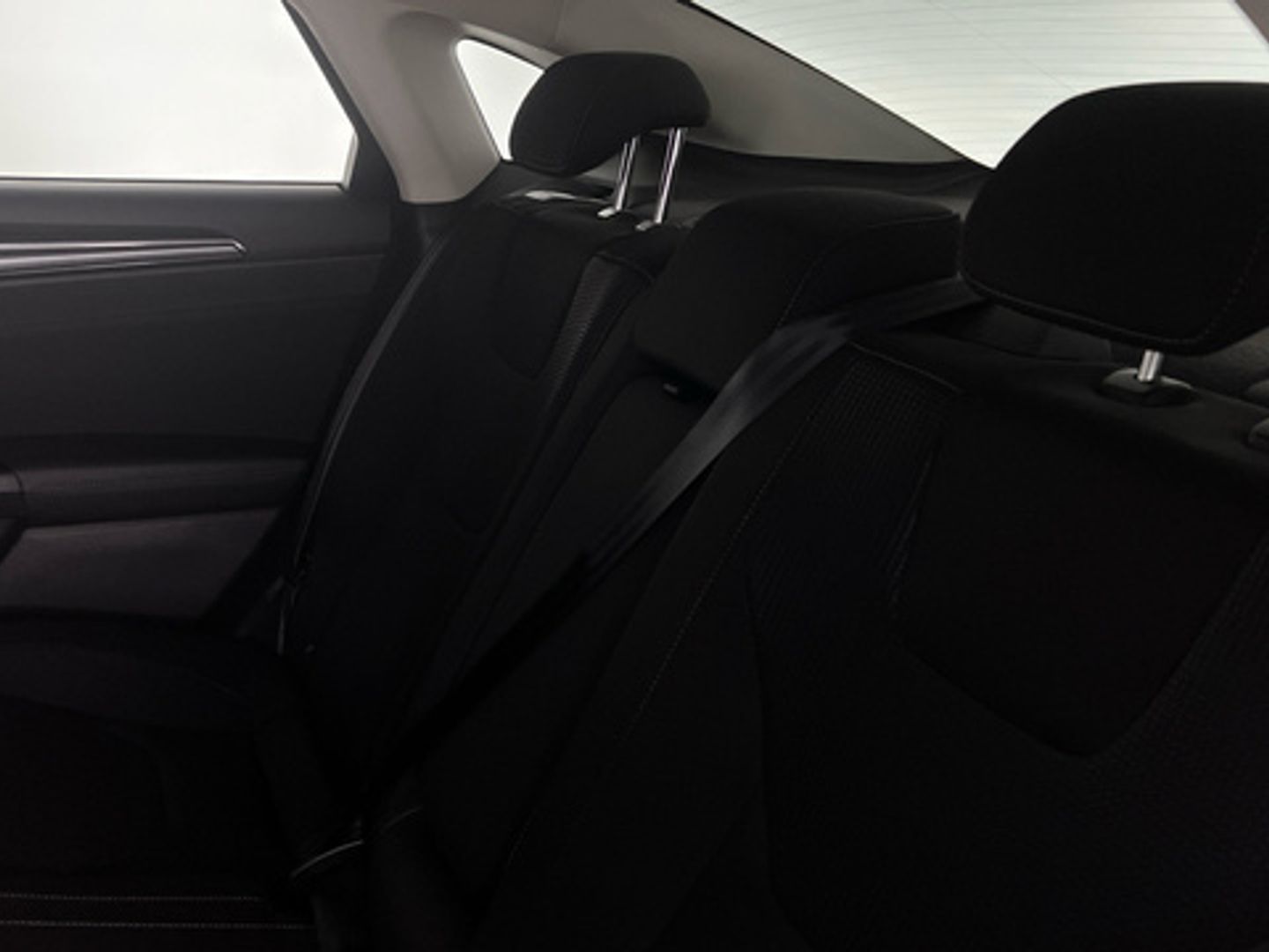 Ford Mondeo 2.0 Híbrido HEV Sedan Titanium Auto 137 kW (187 CV)