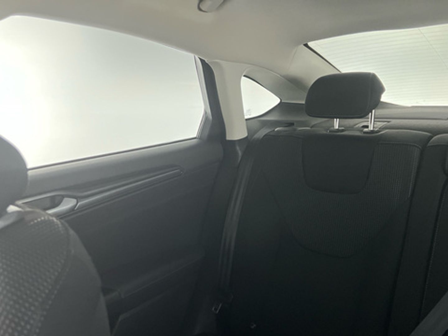 Ford Mondeo 2.0 Híbrido HEV Sedan Titanium Auto 137 kW (187 CV)