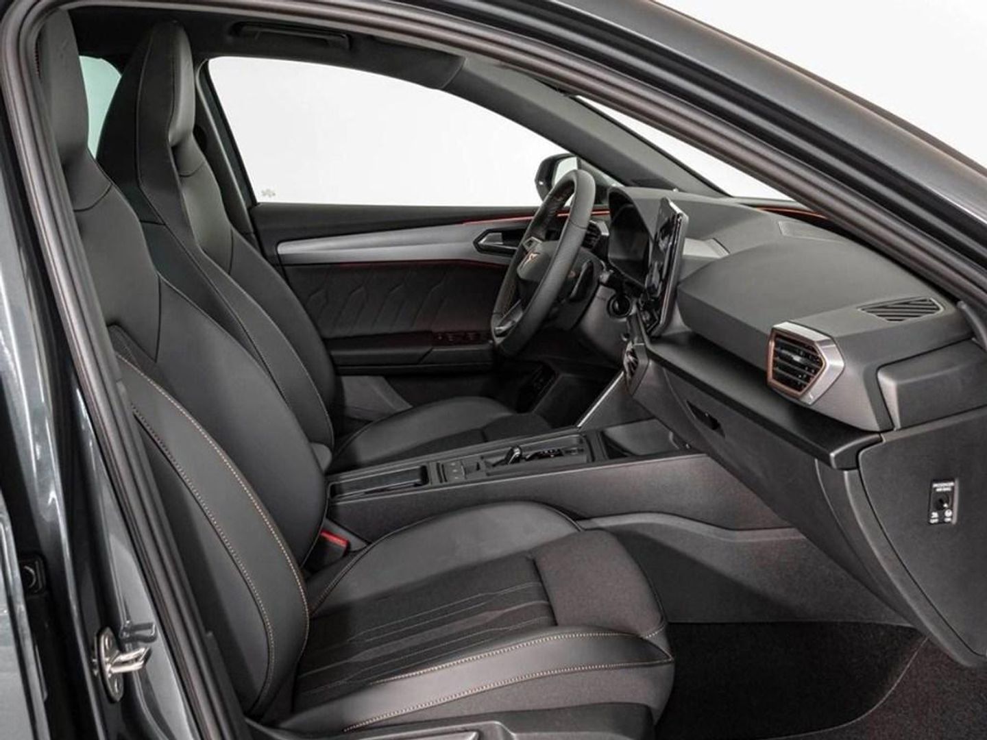 CUPRA Leon Sportstourer 2.0 TSI VZ DSG 180 kW (245 CV)