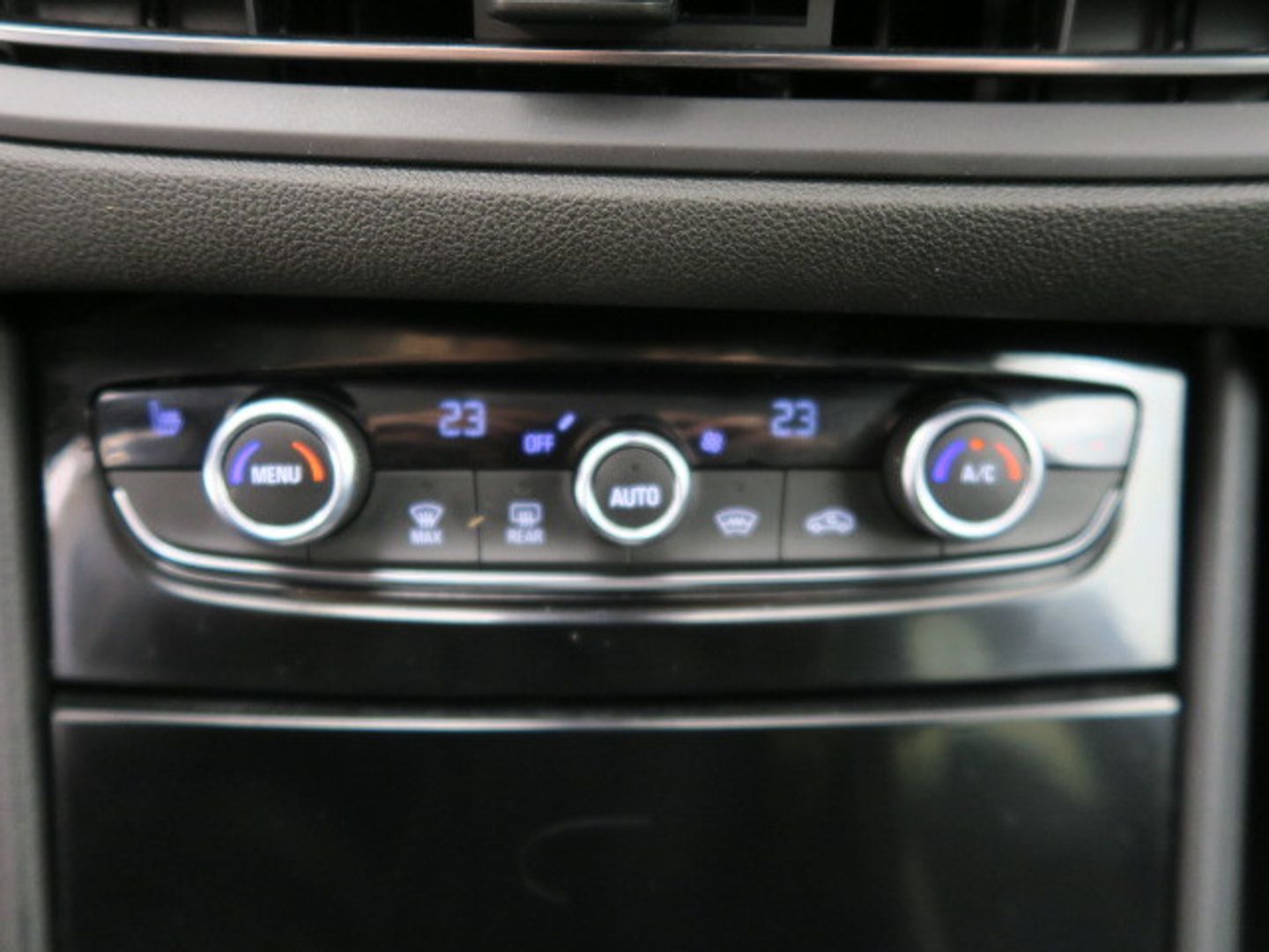 Opel Grandland 1.6 Turbo PHEV GSe Auto 221 kW (300 CV)