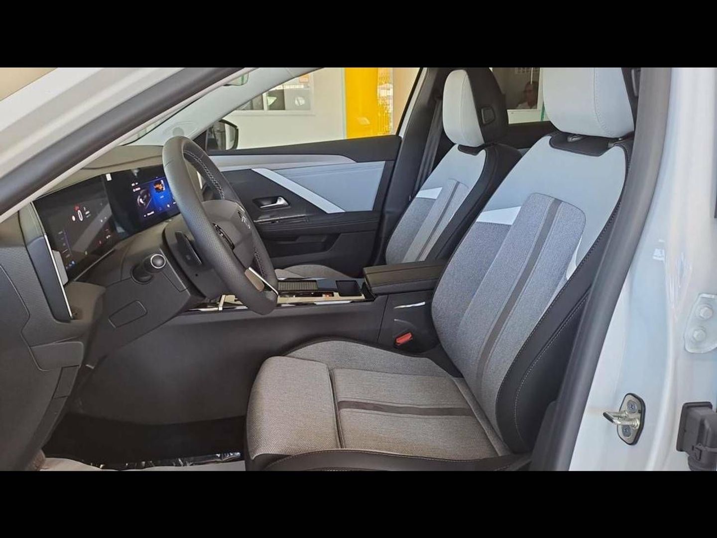 Opel Astra 1.6T Hybrid Elegance Auto 133 kW (181 CV)