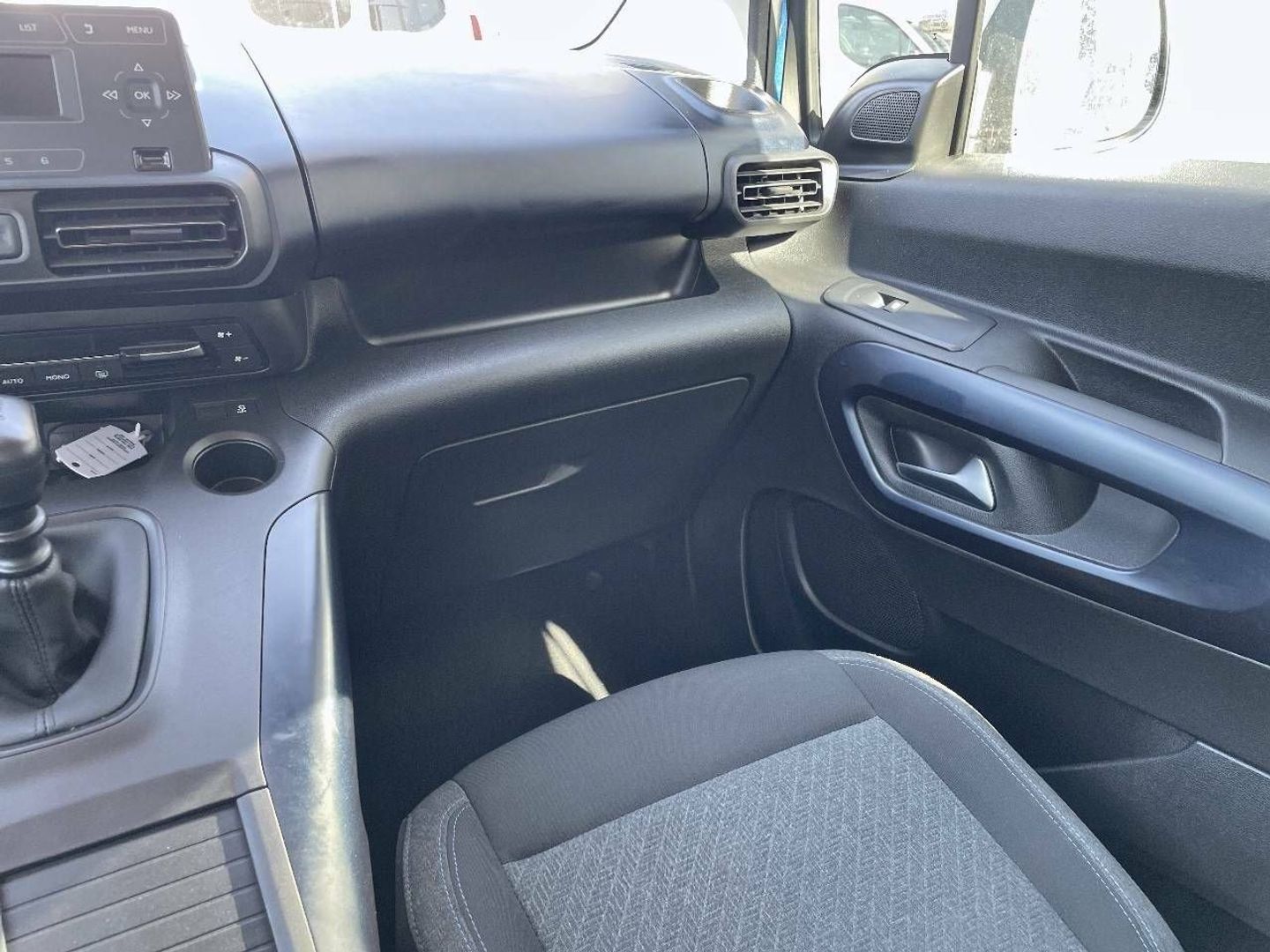Peugeot Rifter BlueHDi 100 Access Standard 73 kW (100 CV)