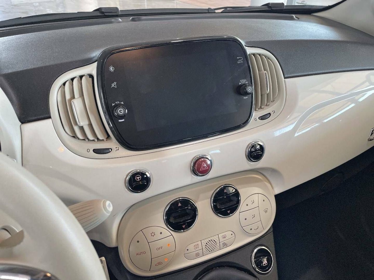Fiat 500 1.0 Hybrid Dolcevita 51 kW (70 CV)