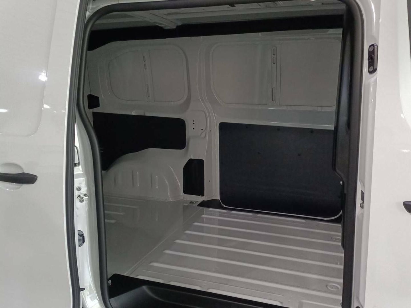 Opel Vivaro-e Furgon BEV 330 M Standard Select 100 kW (136 CV)