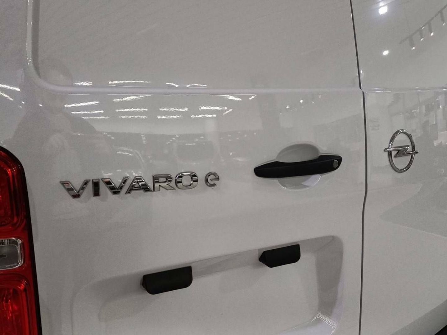 Opel Vivaro-e Furgon BEV 330 M Standard Select 100 kW (136 CV)