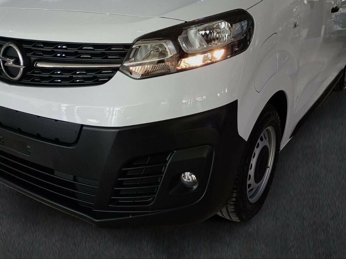 Opel Vivaro-e Furgon BEV 330 M Standard Select 100 kW (136 CV)
