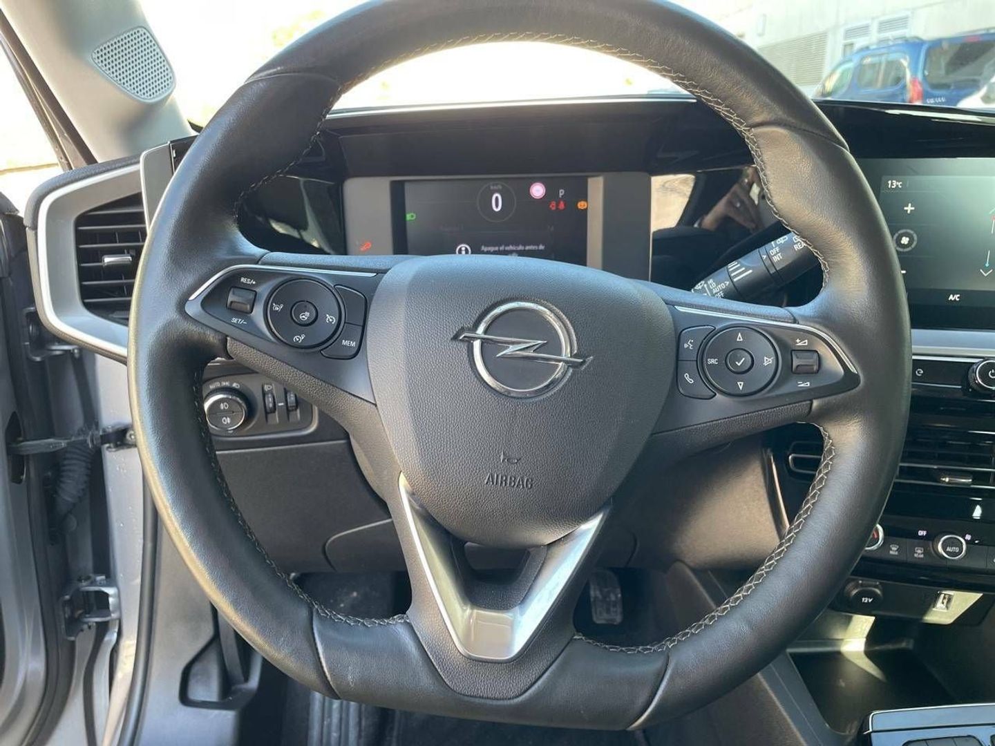 Opel Mokka-e BEV 50kWh Business Elegance-e 100 kW (136 CV)