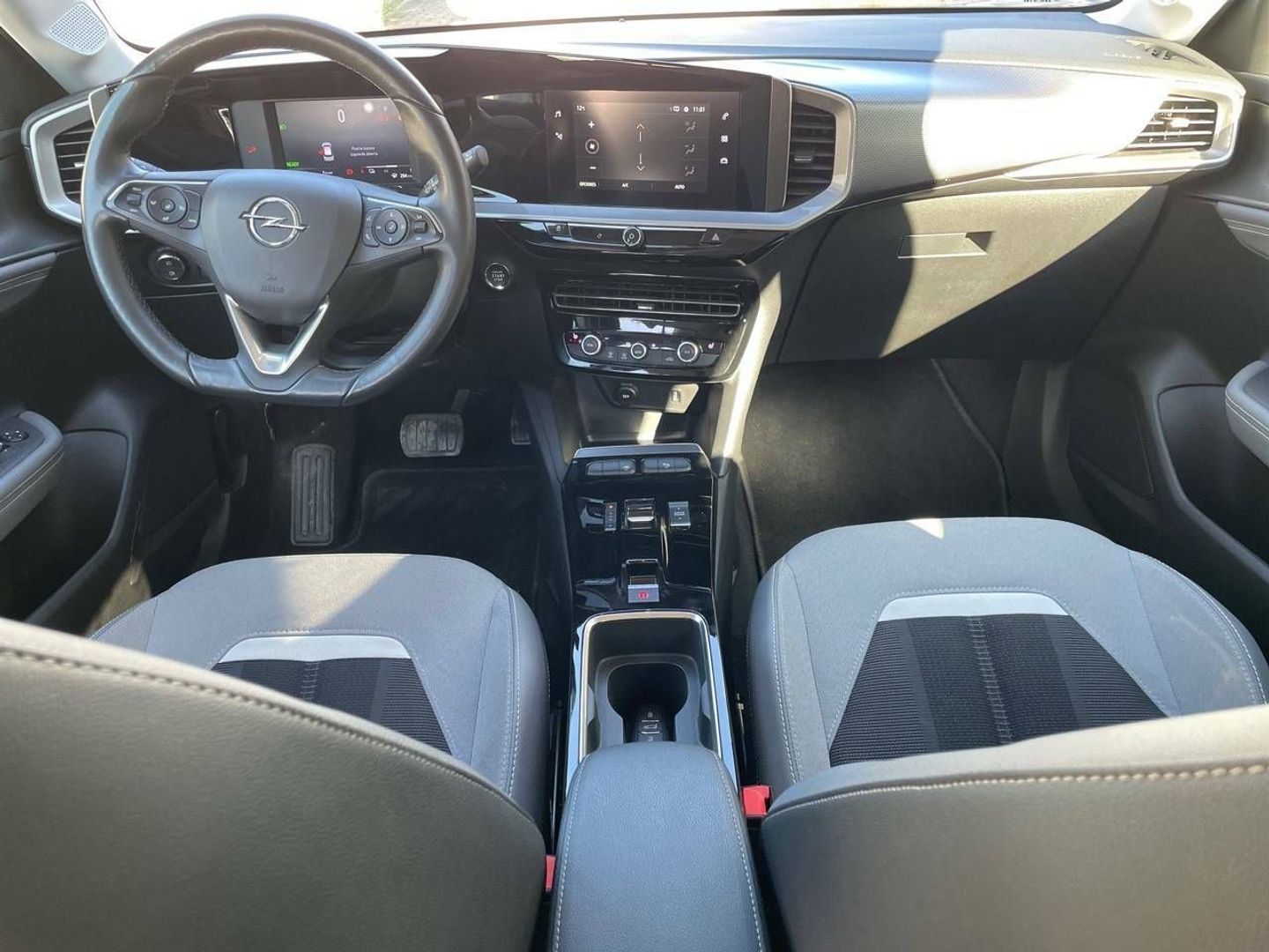 Opel Mokka-e BEV 50kWh Business Elegance-e 100 kW (136 CV)