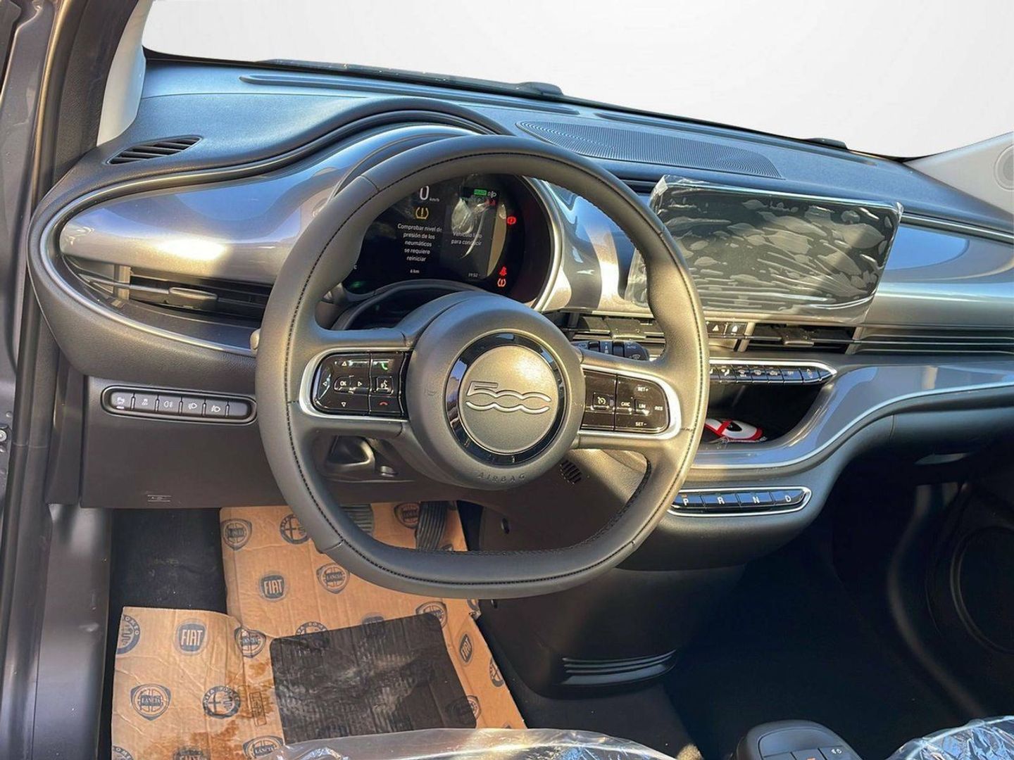 Fiat 500 Electrico Monotrim 320km 87 kW (118 CV)