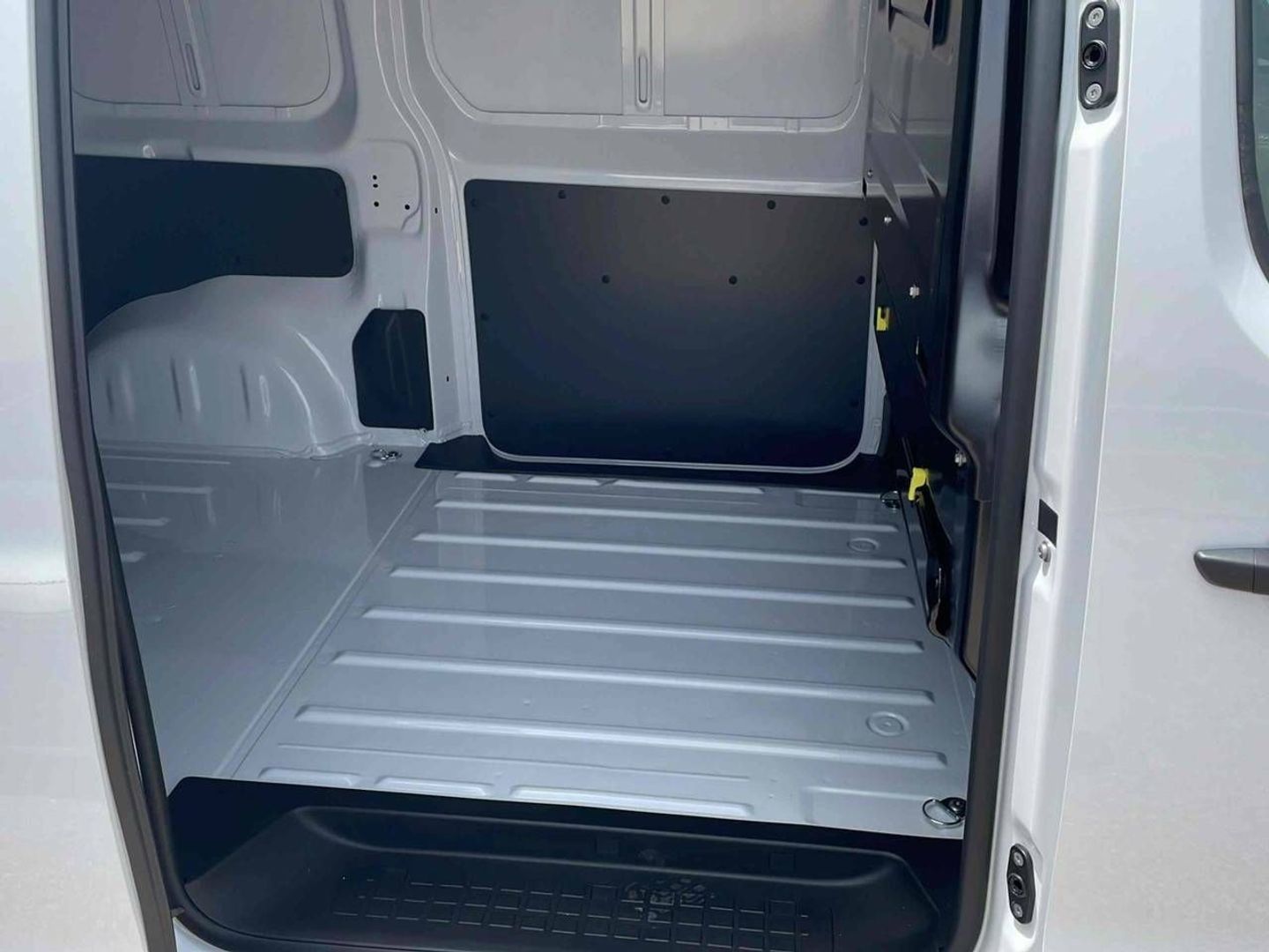 Fiat Scudo Furgón 50 kW L2 100 kW (136 CV)
