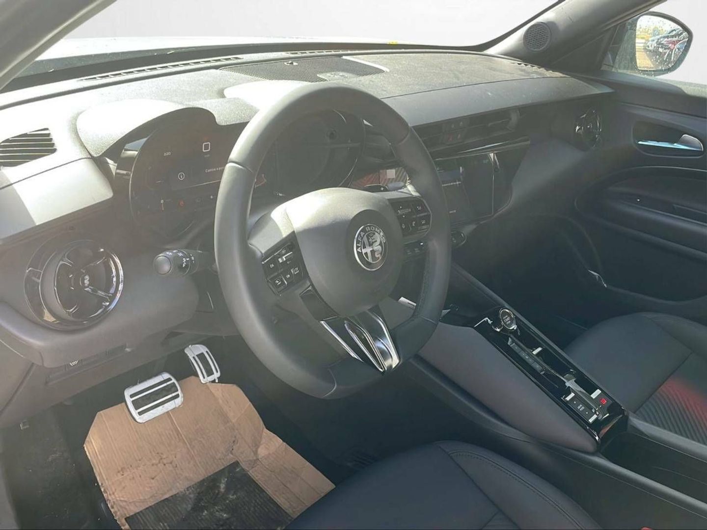 Alfa Romeo Junior 1.2 Ibrida Speciale Auto 100 kW (136 CV)