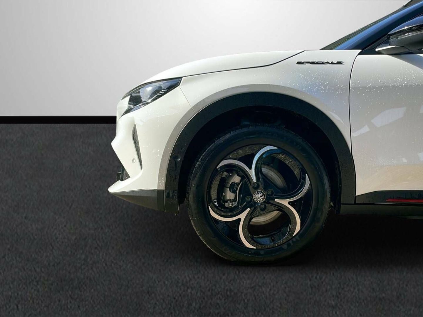Alfa Romeo Junior 1.2 Ibrida Speciale Auto 100 kW (136 CV)