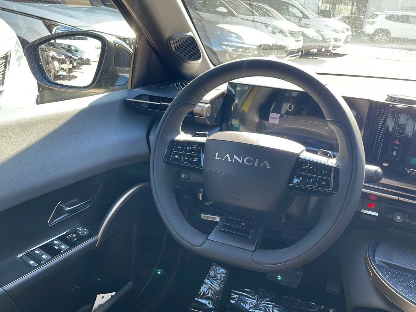 Lancia Ypsilon Hybrid 74 kW (100 CV)