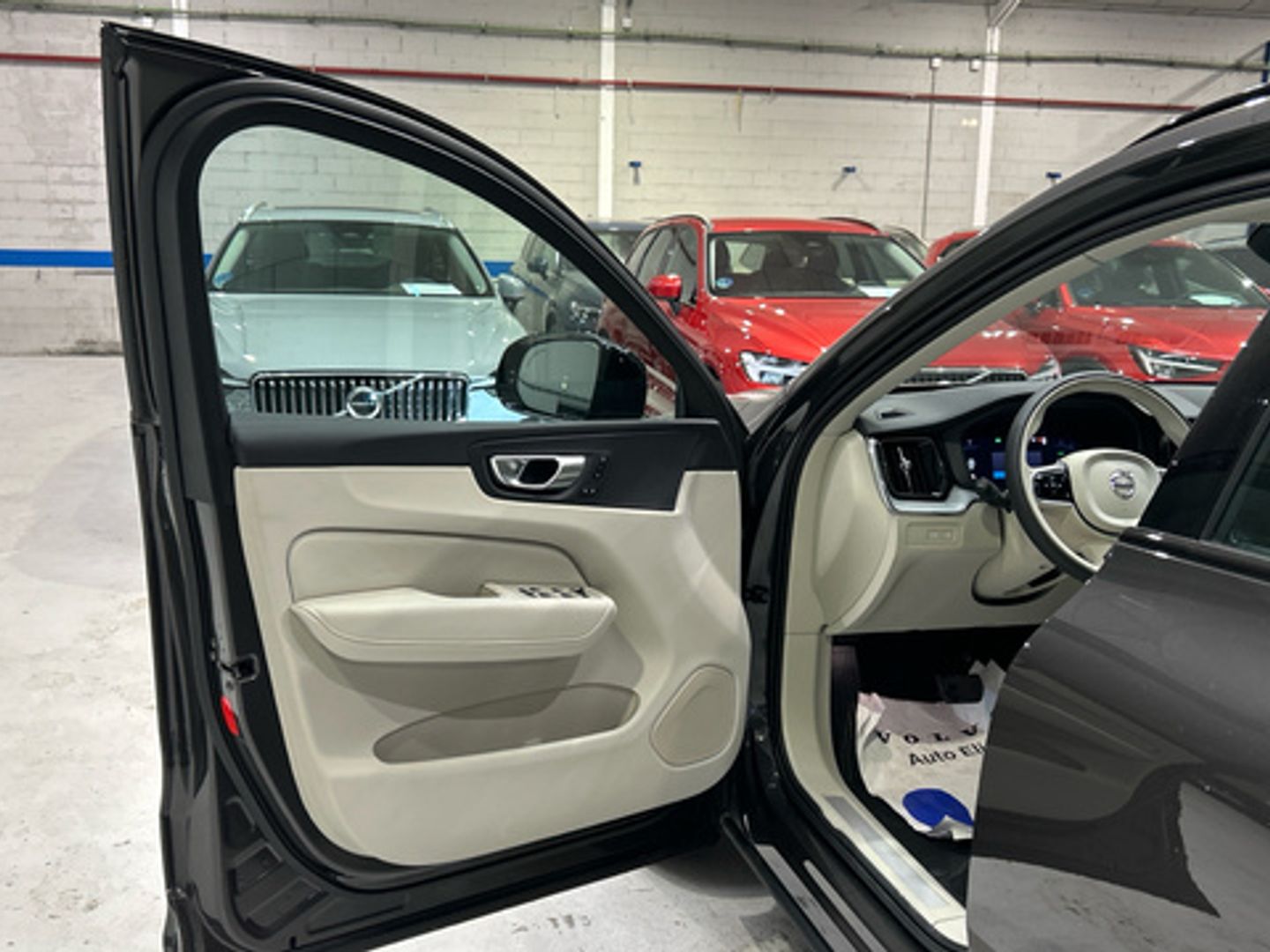 Volvo XC60 T6 Recharge Plus Dark AWD Auto 257 kW (350 CV)