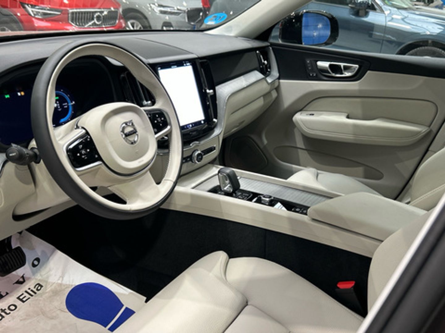 Volvo XC60 T6 Recharge Plus Dark AWD Auto 257 kW (350 CV)