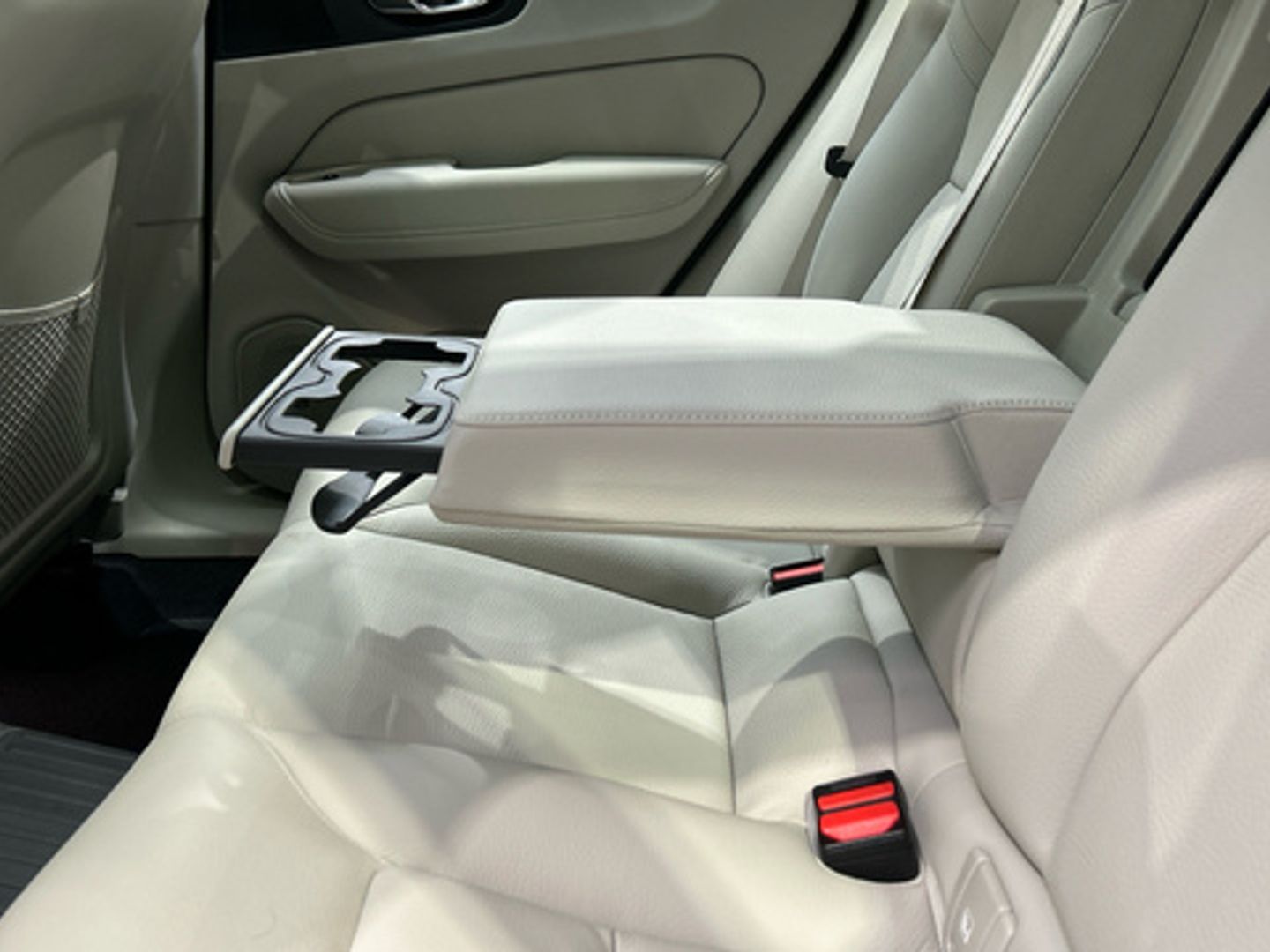 Volvo XC60 T6 Recharge Plus Dark AWD Auto 257 kW (350 CV)
