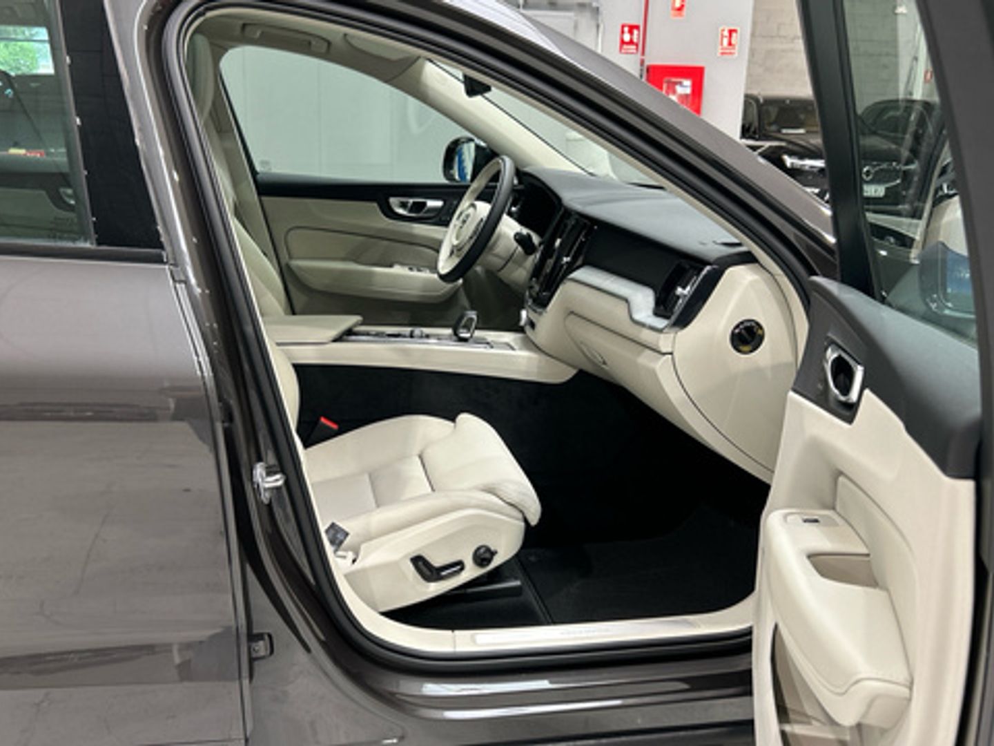 Volvo XC60 T6 Recharge Plus Dark AWD Auto 257 kW (350 CV)