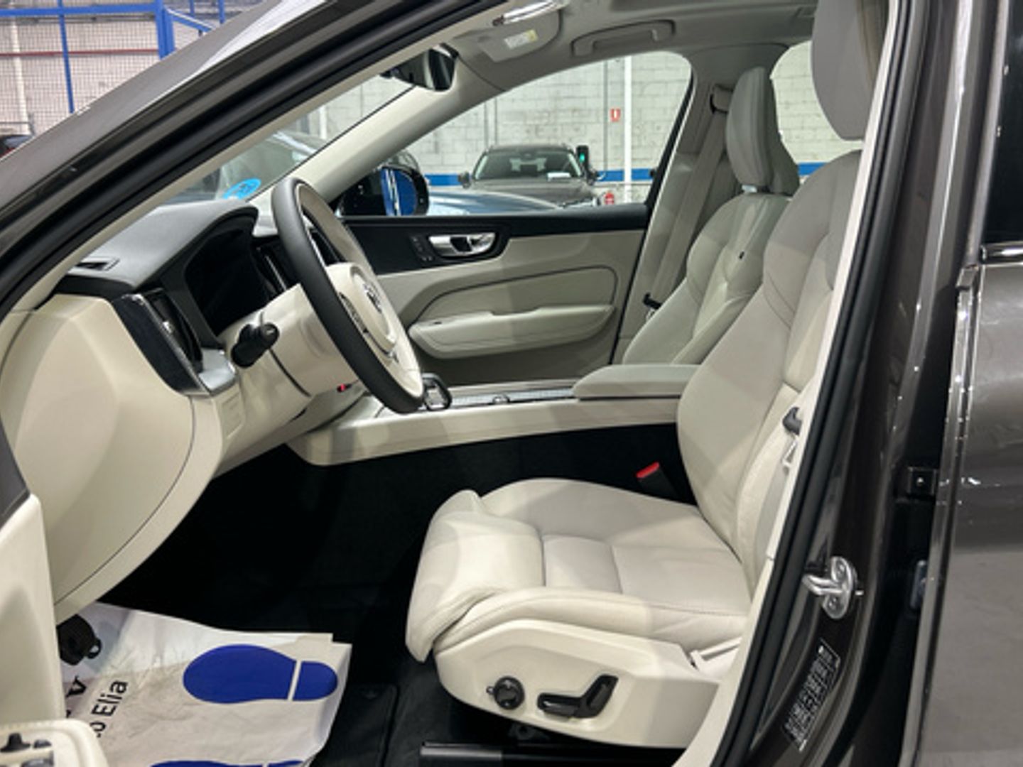 Volvo XC60 T6 Recharge Plus Dark AWD Auto 257 kW (350 CV)
