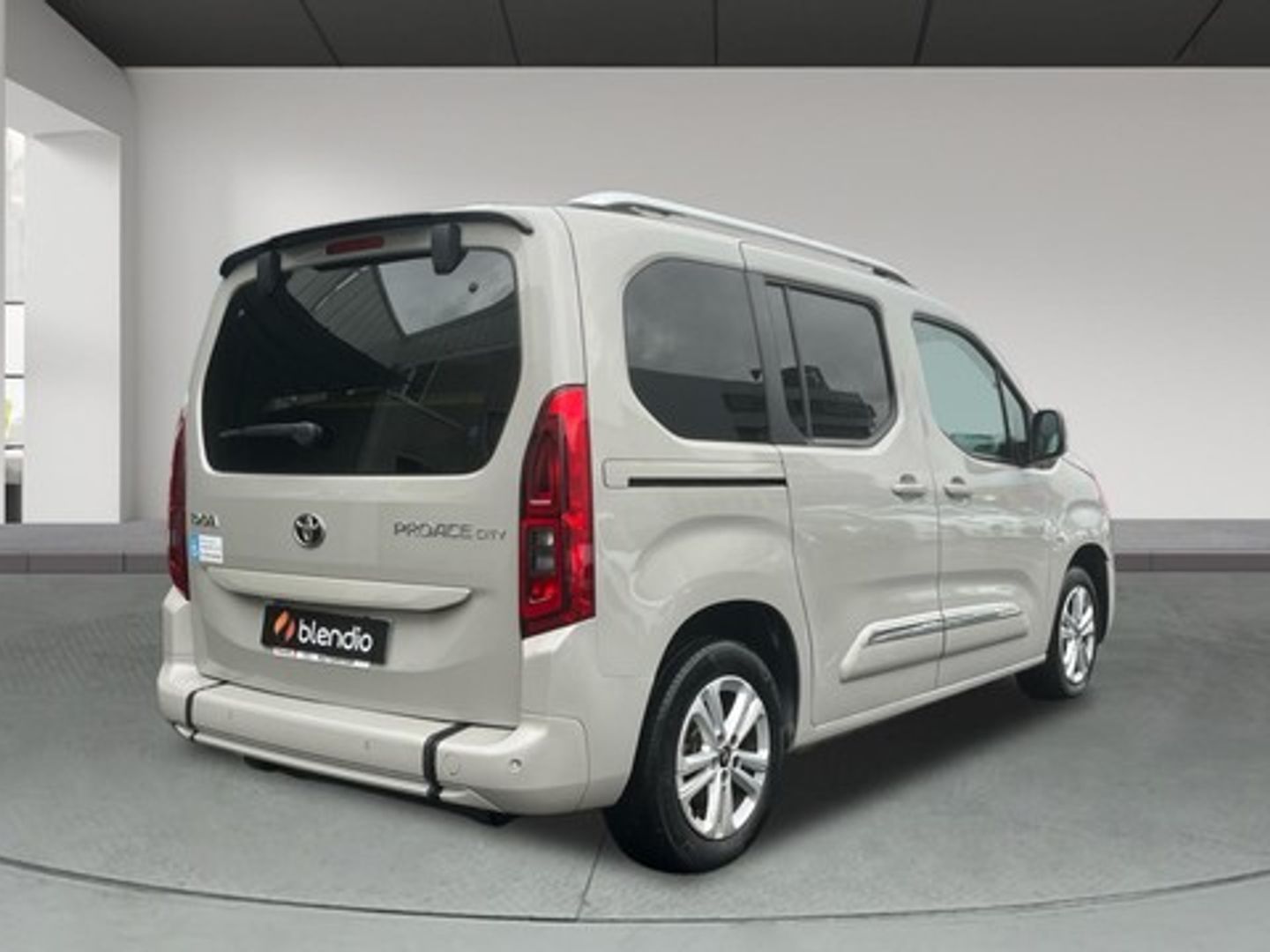 Toyota Proace City Verso 1.2 Family Active L1 Auto 96 kW (131 CV)