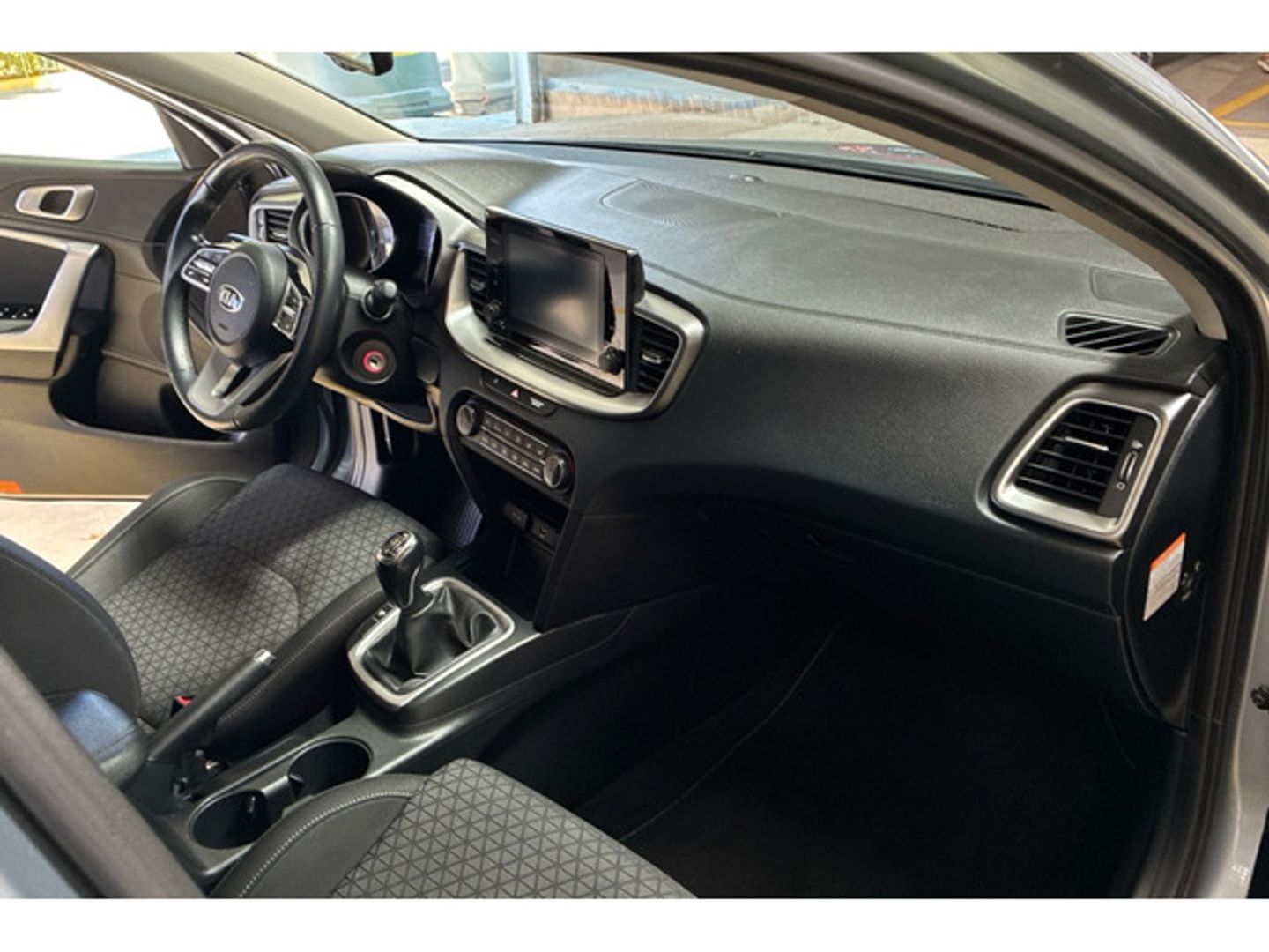 Kia Ceed 1.6 MHEV iMT Drive 100 kW (136 CV)