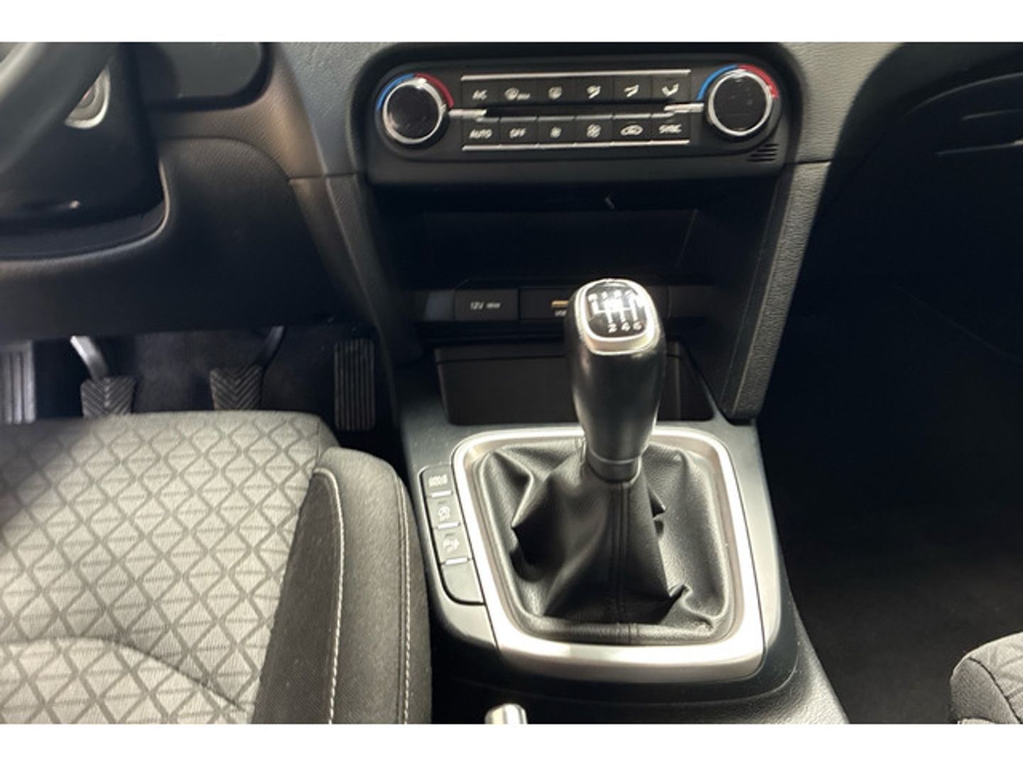 Kia Ceed 1.6 MHEV iMT Drive 100 kW (136 CV)