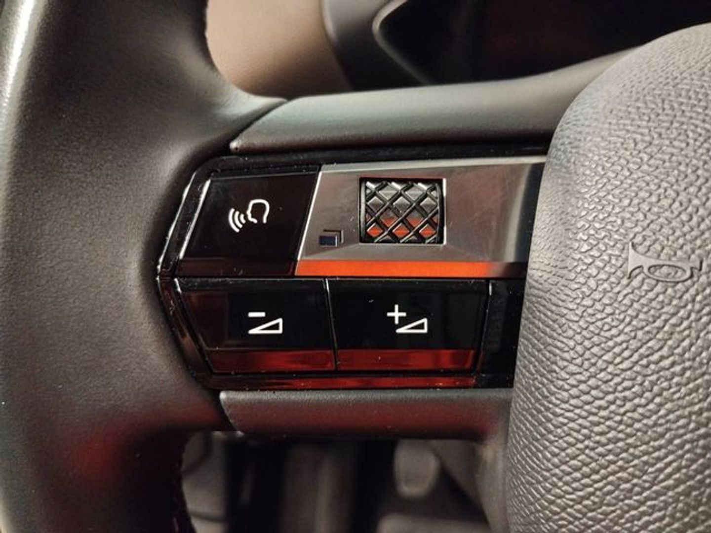 DS DS3 Crossback PureTech 100 So Chic 73 kW (100 CV)